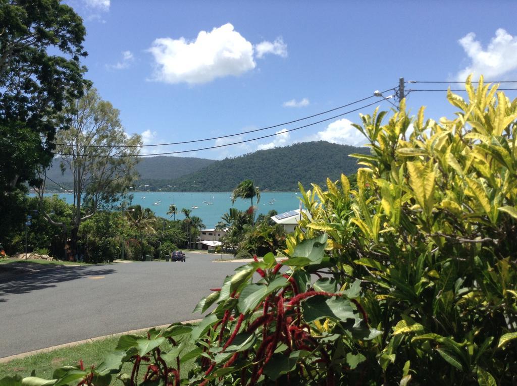 Studio Apartment With Seaview Airlie Beach Exterior photo